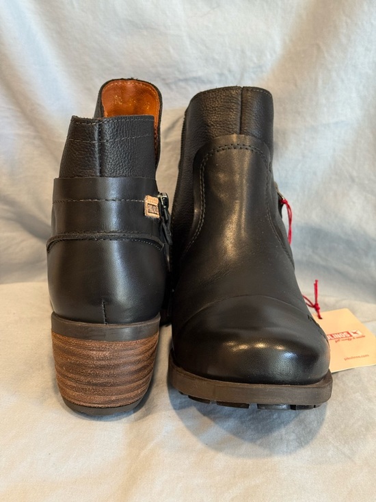 PIKOLINOS Shoes - PIKOLINOS Black Leather Ankle Boots with Stacked Brown Heel